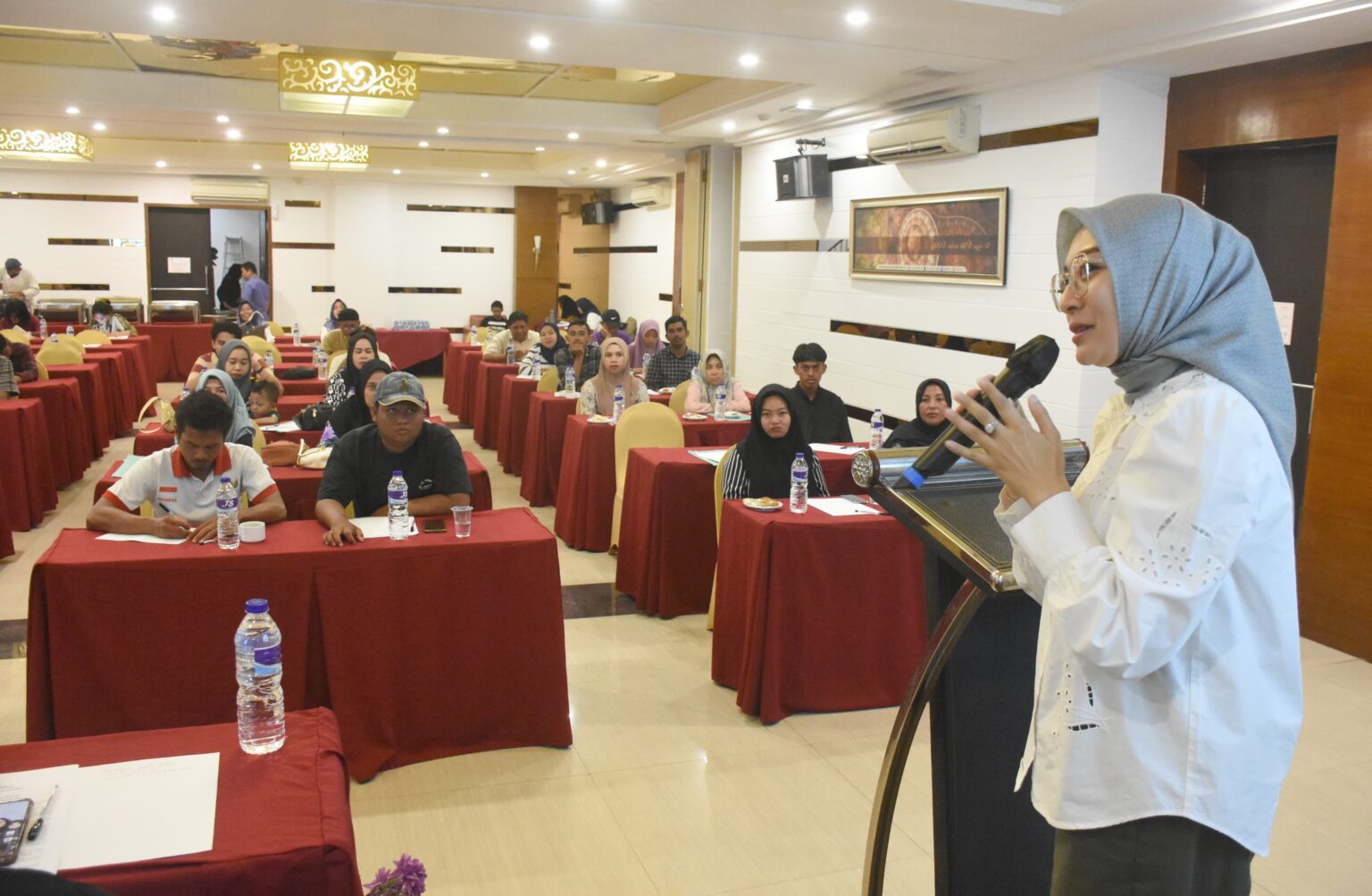 Anggota DPRD Budi Astuti