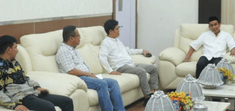 ketua dprd terima kajari