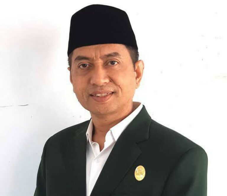 Rektor-UIN-akan-Bawakan-Orasi-Ilmiah-Diacara-Wisuda-Sarjana-Unismuh