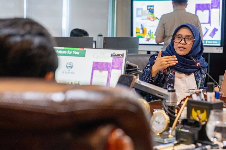 sri fatmawati phd