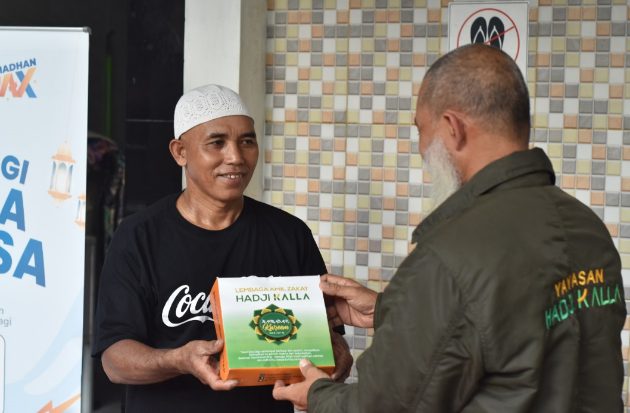 laz-hadji-kalla-bagikan-32500-paket-iftar-sasar-wilayah-miskin-di-makassar-dzn