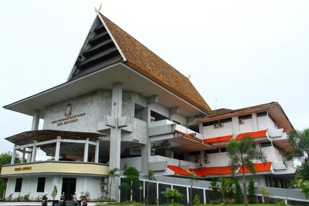 kantor-DPRD-Kota-Makassar-1536x1025