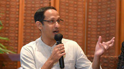nadiem-makarim-klarifikasi-terkait-isu-pengadaan-chromebook-1749527700036_169