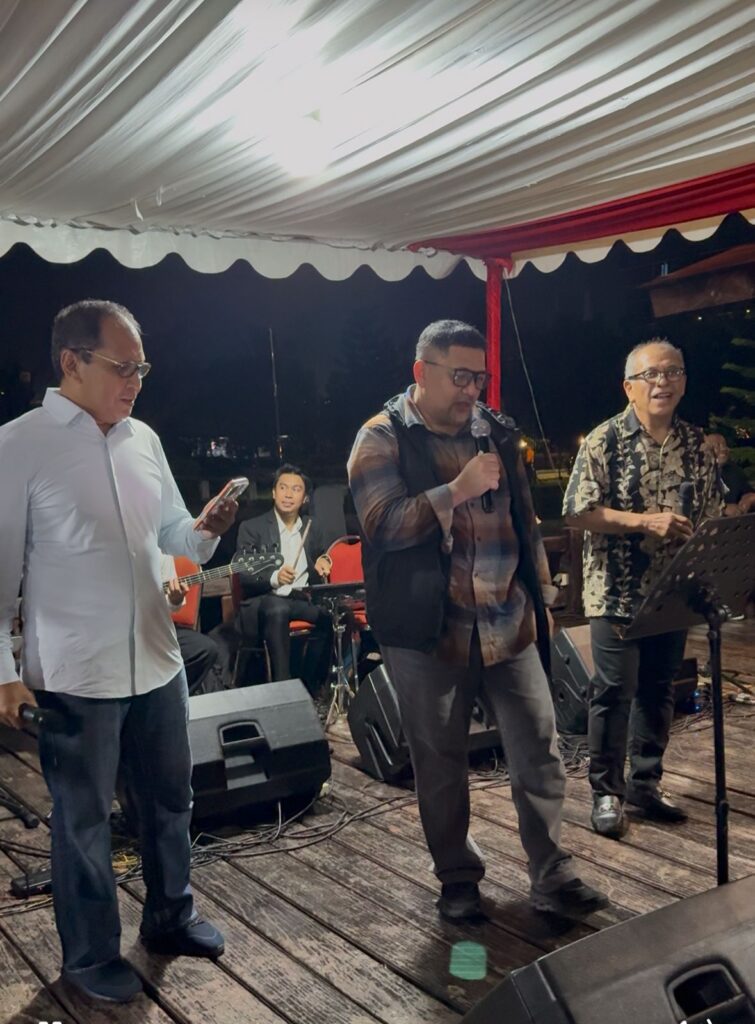 Danny, Appi dan IAS