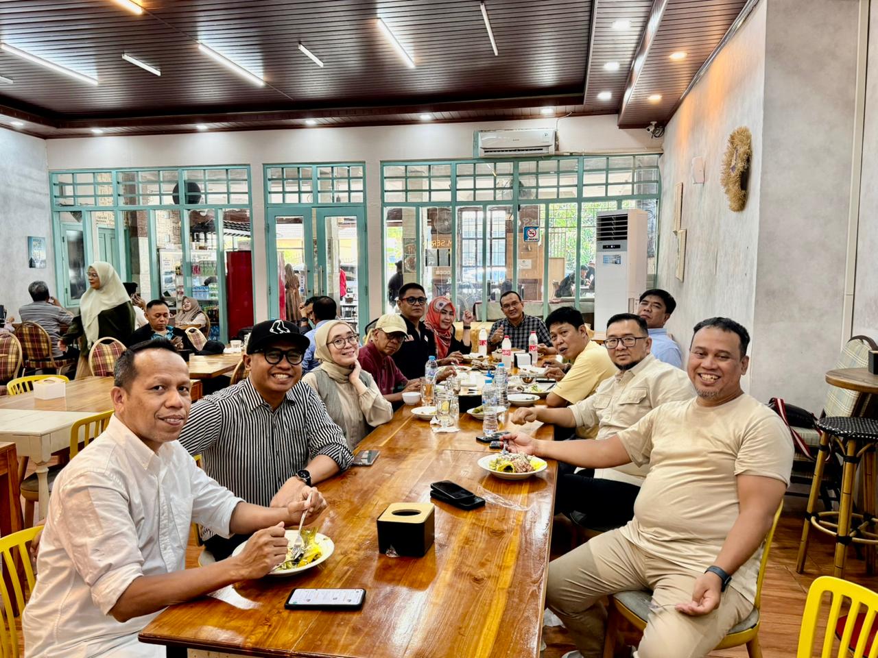 Ikafe Makan SIang Walkout