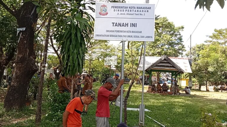 Pemasangan Papan Nama