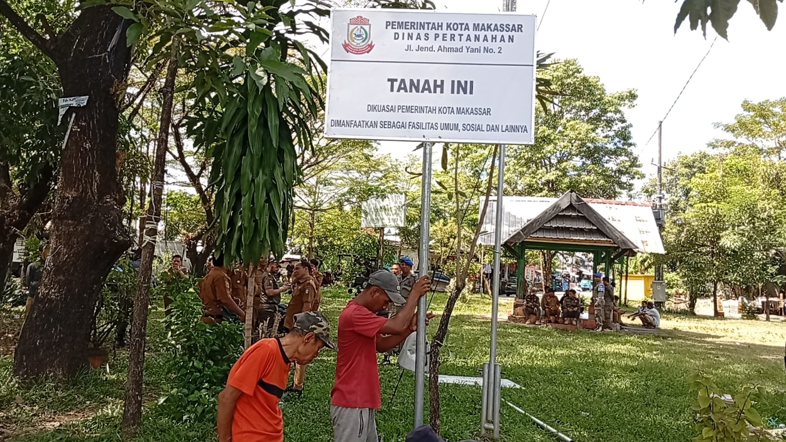 Pemasangan Papan Nama