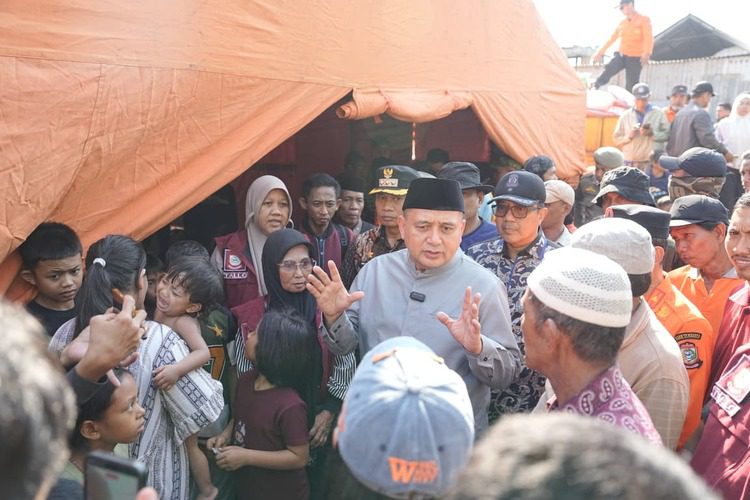 Wali Kota Kunjungi Korban Kebakaran Tallo (1)