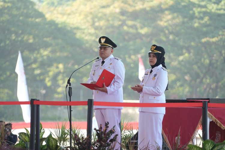 Merdeka dalam genggaman