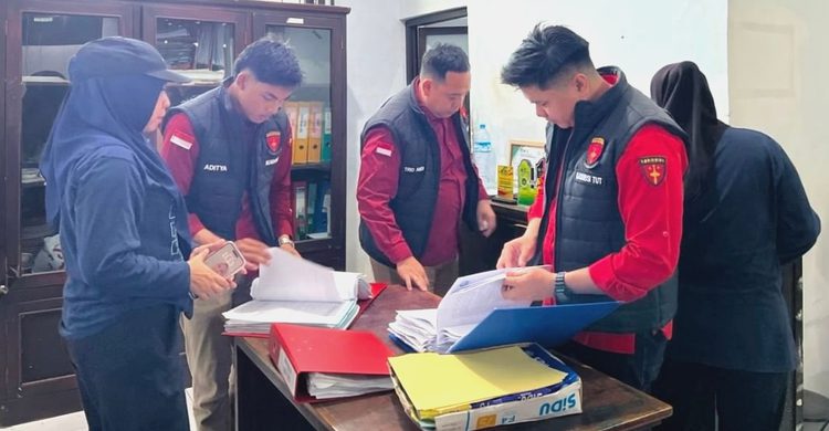 Penggeledahan Dinas PUPR Palopo