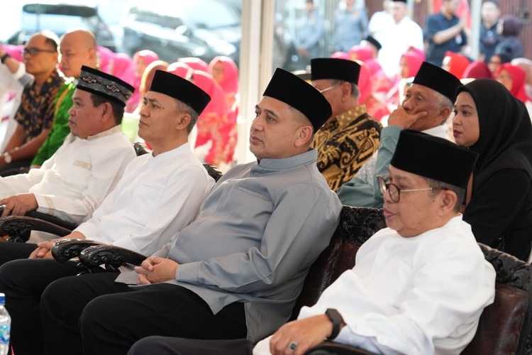 Resmikan MAsjid Maradekaya