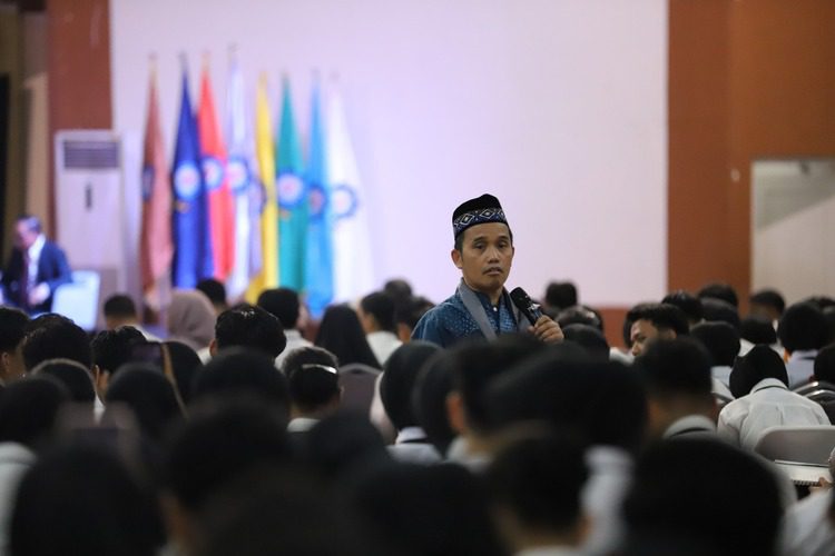 Ustadz Maulana