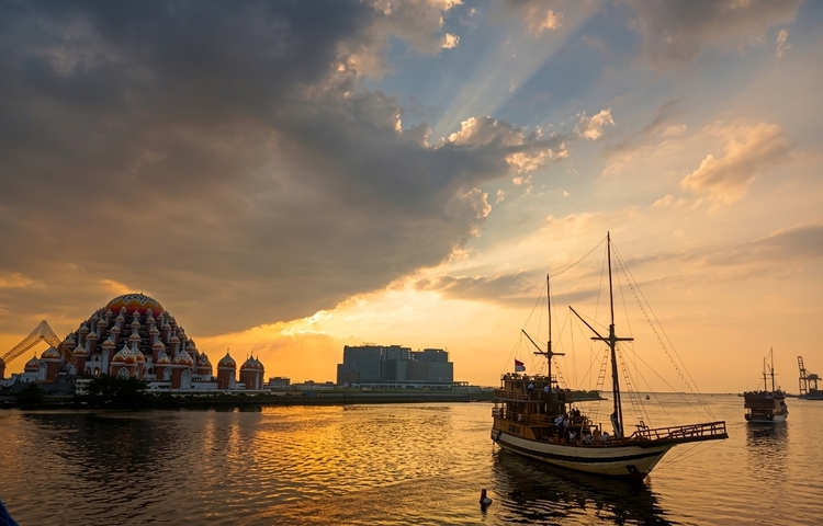 Sunset Pantai Losari, Makassar